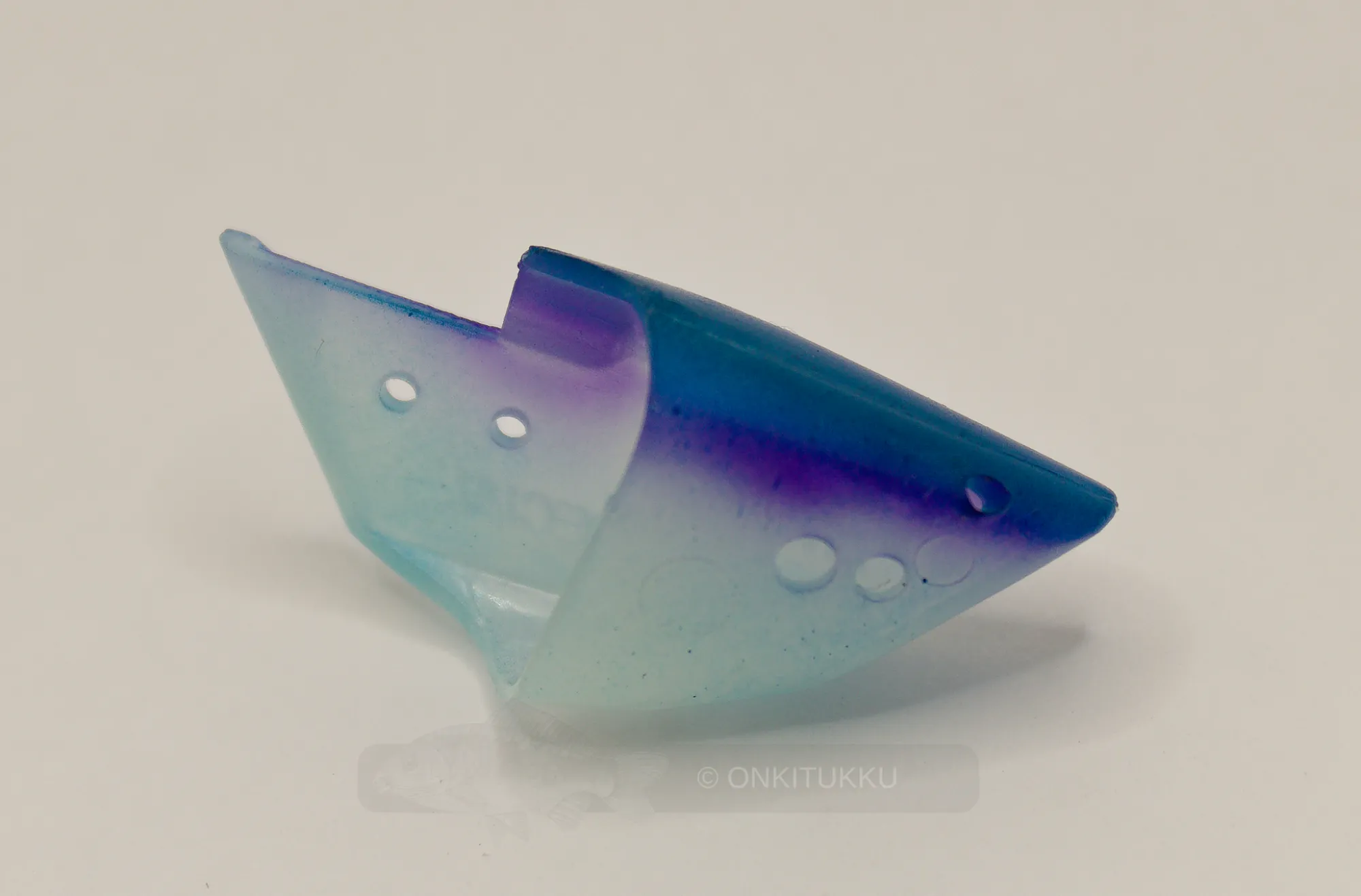 Best Onkitukku Anchovy Special Glow raksipää Sinivioletti hehku