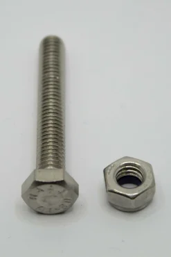 Clearance Onkitukku Haponkestävä kuusioruuvi M6 40mm