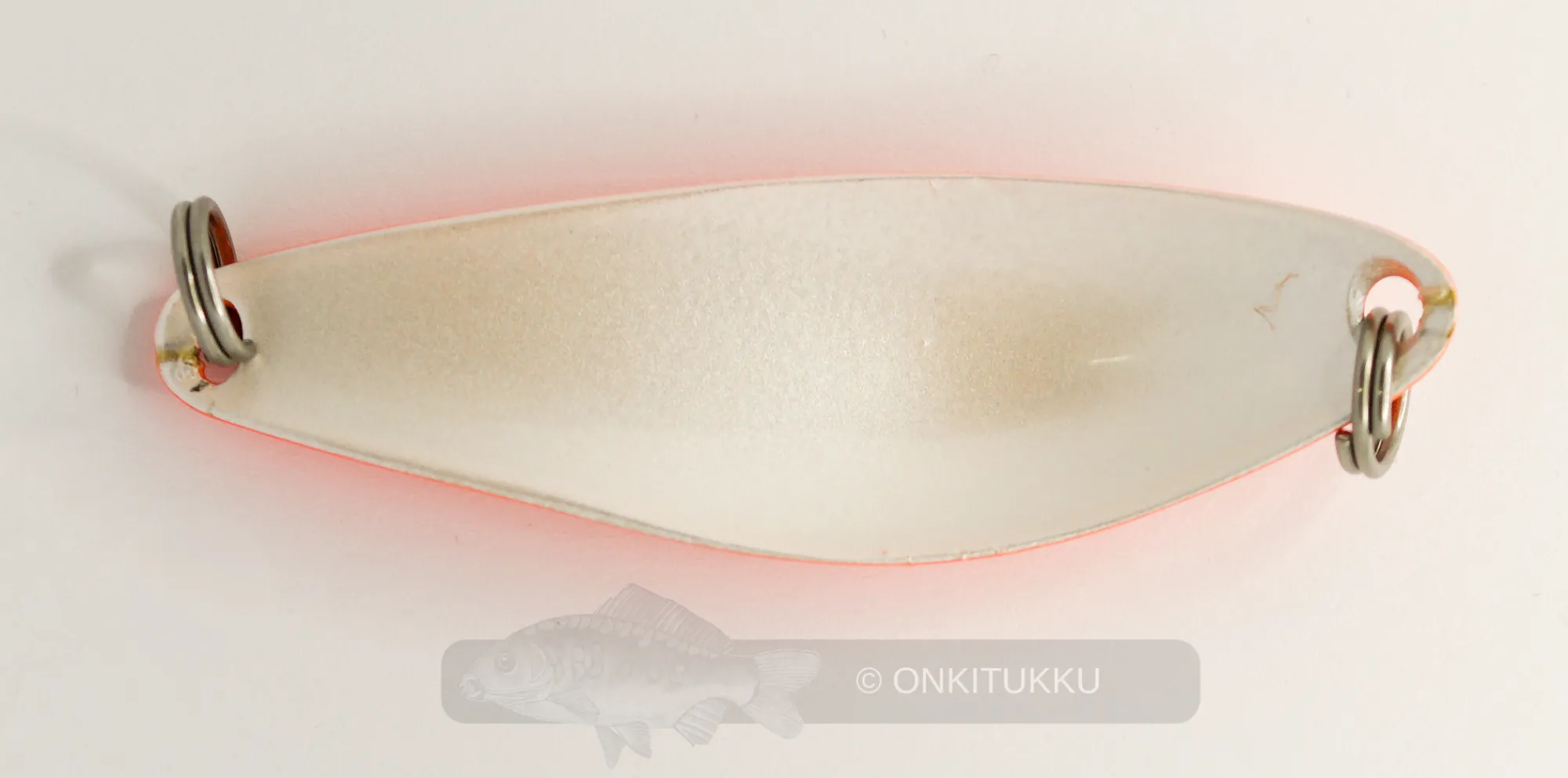 Hot Kapun taimen uistin 68mm 15g väri 9