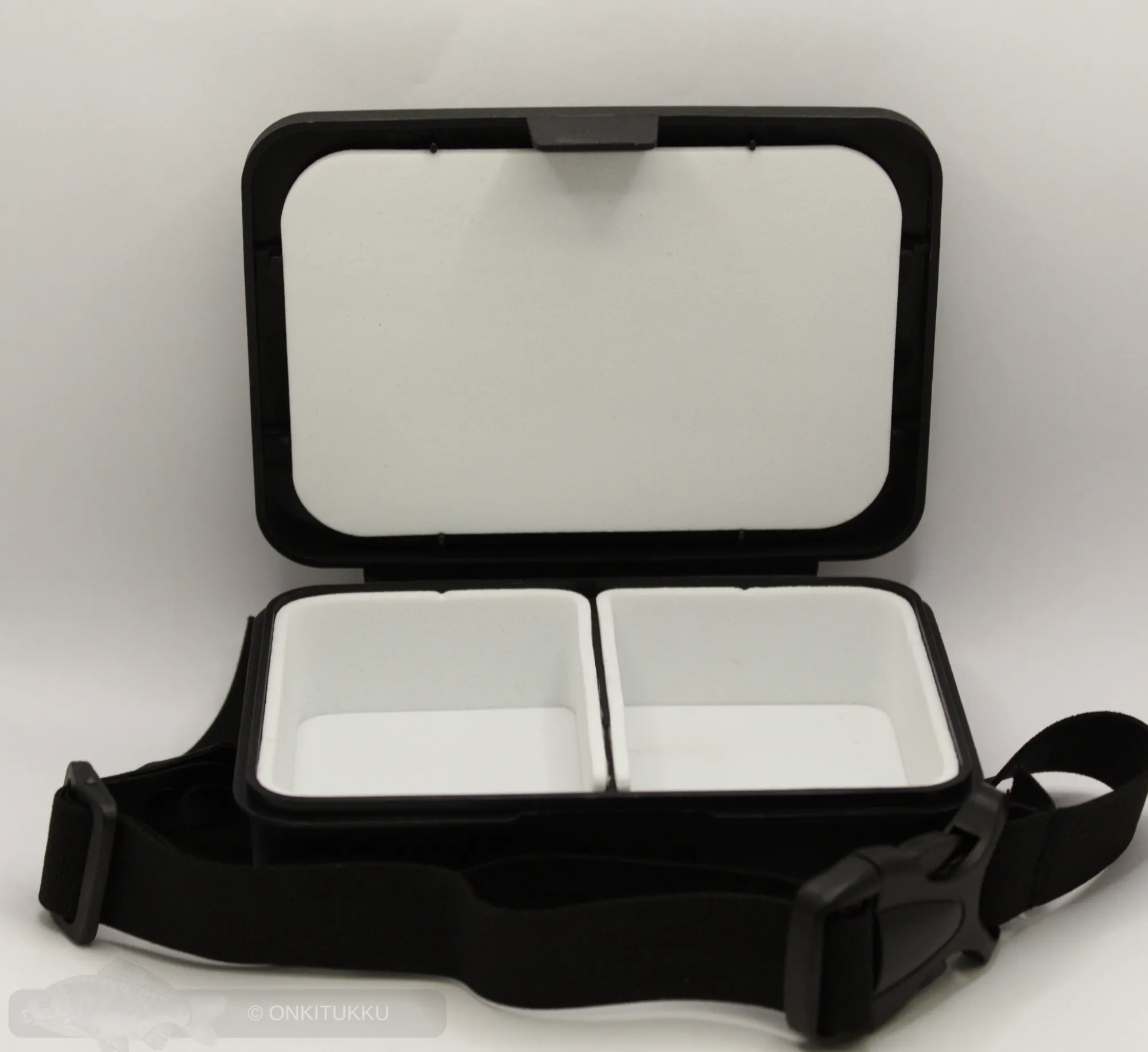 Outlet Onkitukku Musta toukkarasia nauhalla.